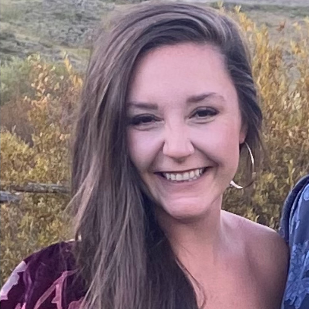 Meet your Posher, Leah